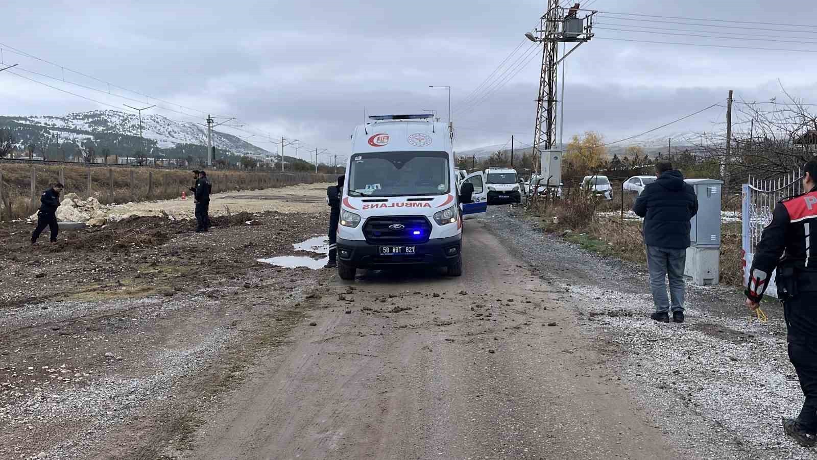 SİVAS’TA AİLESİNİN HABER ALAMADIĞI VE HER YERDE ARADIĞI 80 YAŞINDAKİ VATANDAŞ, ÖLÜ OLARAK...