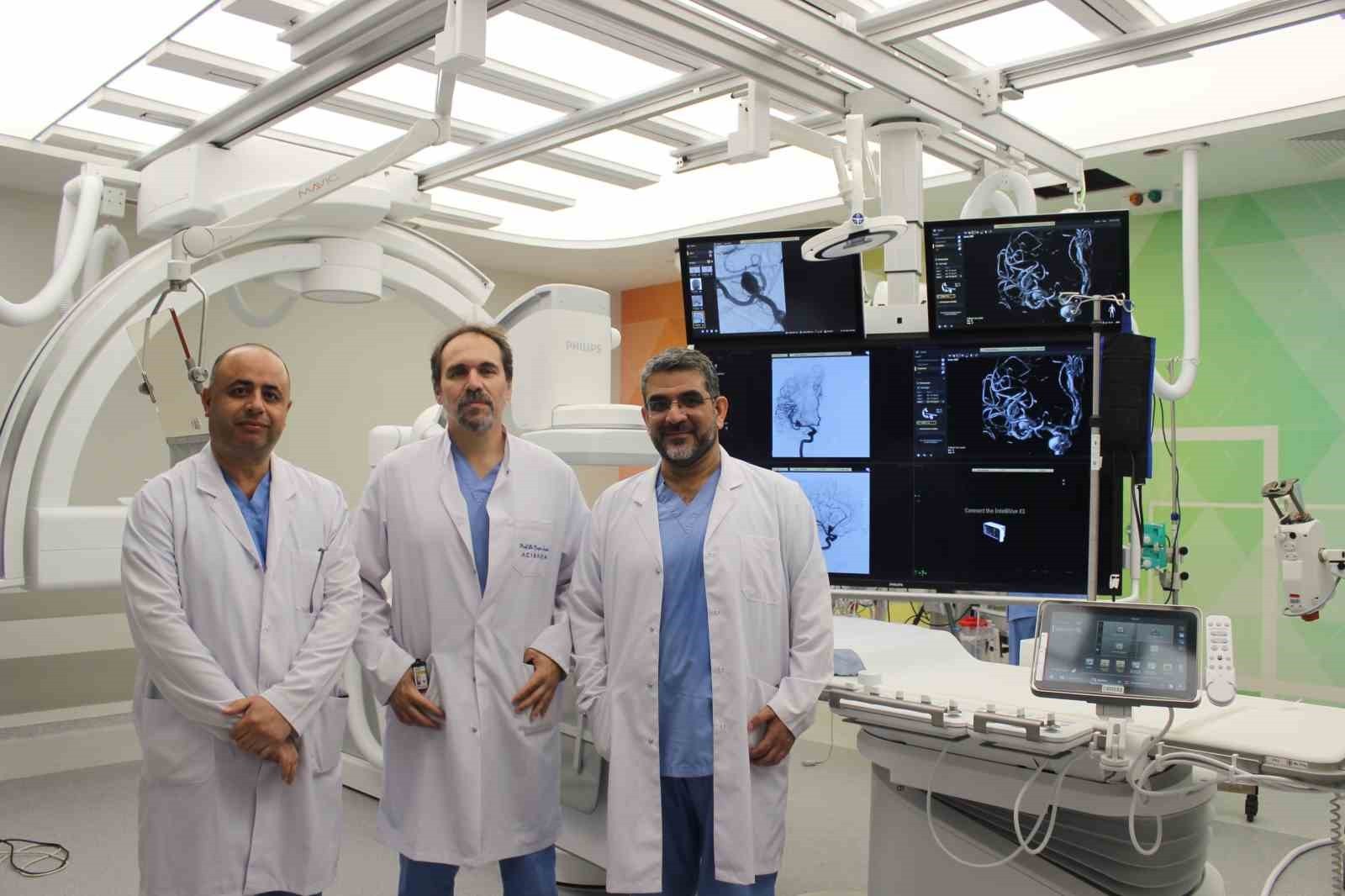 (SOLDAN SAĞA) UZM. DR. MUHAMMED KHASRO , PROF. DR. ÇAĞIN ŞENTÜRK, UZM. DR. SALMAN AHMED