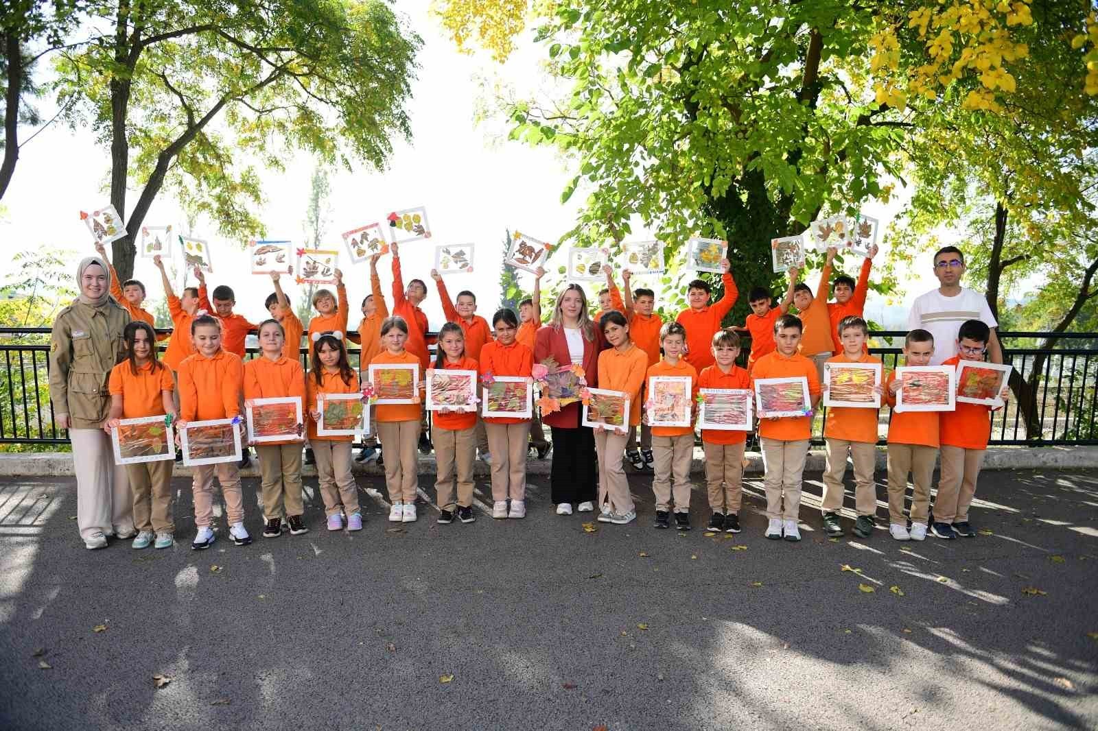 SONBAHARDA SANAT ATÖLYESİ İLE DOĞA SEVGİSİNİ KÜÇÜK YAŞLARDAN İTİBAREN YEŞERTEN OSMANGAZİ...