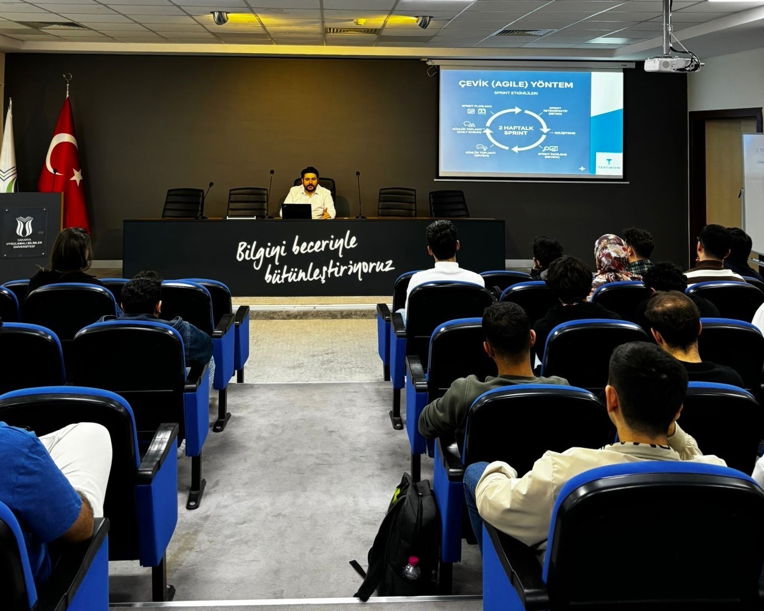 SUBÜ BİLİŞİM TEKNOLOJİLERİ TOPLULUĞU İLE TEKNOFEST TOPLULUĞU’NUN ORTAKLAŞA DÜZENLEDİĞİ ‘SEKTÖRLE...