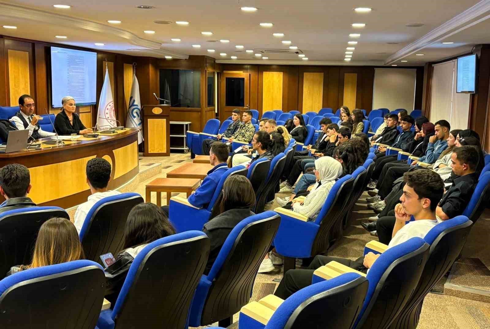 SUBÜ MAVİ ROTA TOPLULUĞU ÖĞRENCİLERİ, ANKARA’DA DÜZENLENEN TEKNİK GEZİ ÇERÇEVESİNDE DENİZCİLİK...