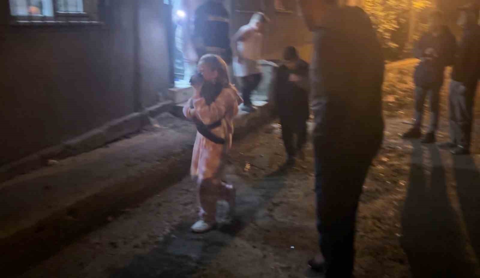 SUN (İHA) - SAMSUN’DA 4 KATLI BİNANIN GİRİŞ KATINDA ÇIKAN YANGINDA EVDE MADDİ HASAR OLUŞTU, 2 KİŞİ...