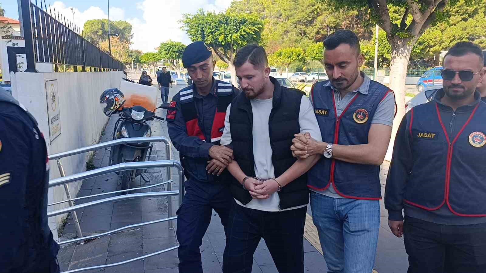 ŞÜPHELİ TUTUKLANARAK ILICA CEZAEVİNE TESLİM EDİLDİ.