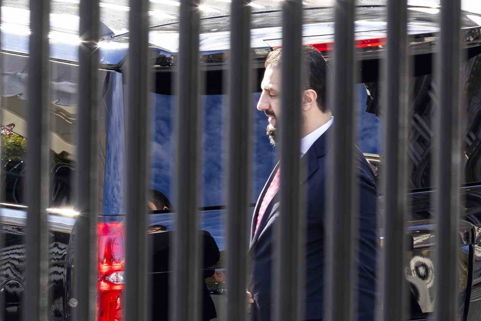 SURİYE DEVLET BAŞKANI AHMED EŞ-ŞARA, BEYAZ SARAY’DA ABD BAŞKANI DONALD TRUMP İLE BİR ARAYA GELDİ....