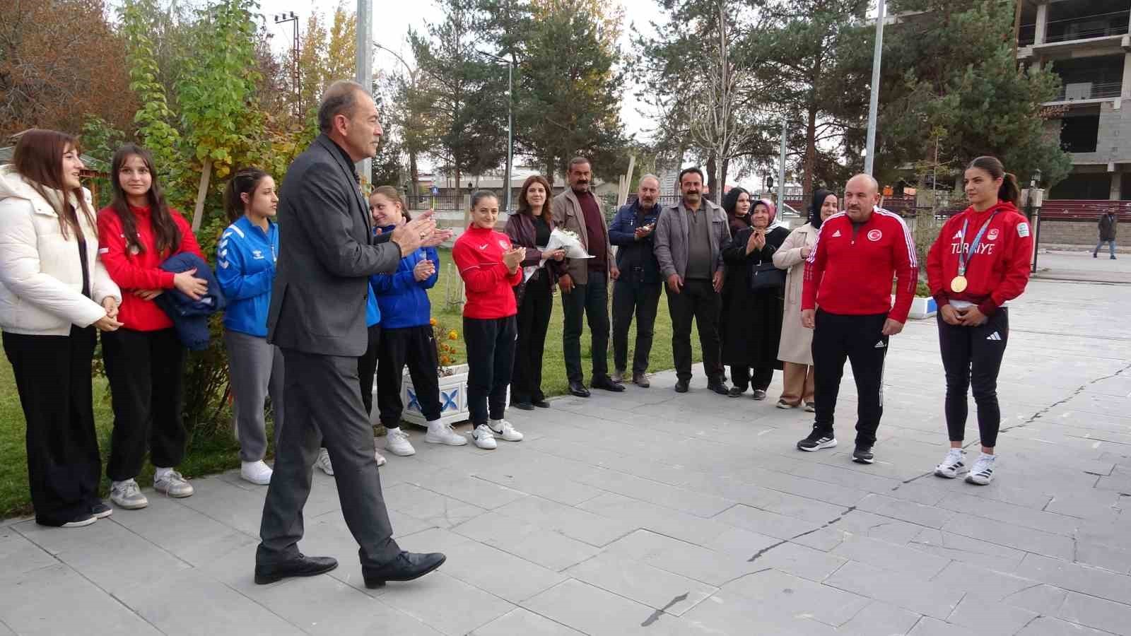 SUUDİ ARABİSTAN’IN RİYAD KENTİNDE DÜZENLENEN 2025 İSLAMİ DAYANIŞMA OYUNLARI’NDA ALTIN MADALYA...