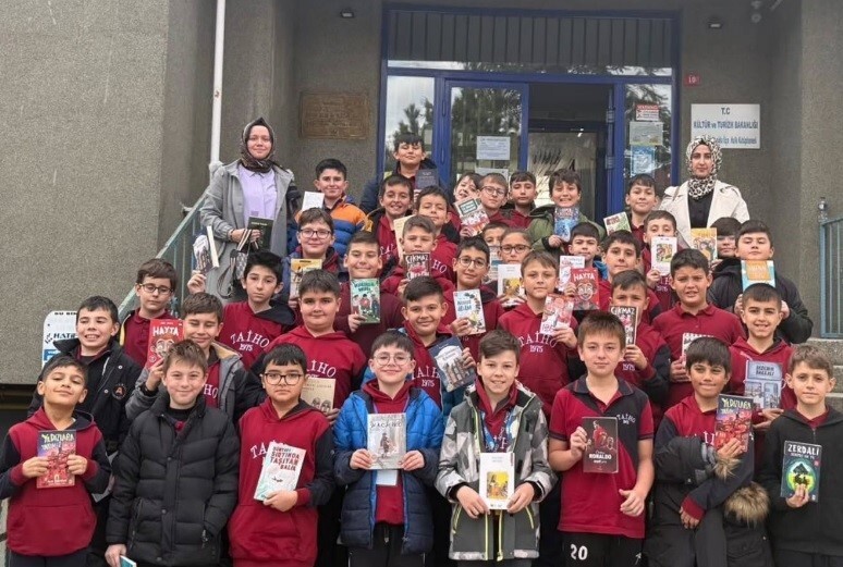 TAVŞANLI ANADOLU İMAM HATİP ORTAOKULU ÖĞRENCİLERİ KİTAPLARLA BULUŞTU