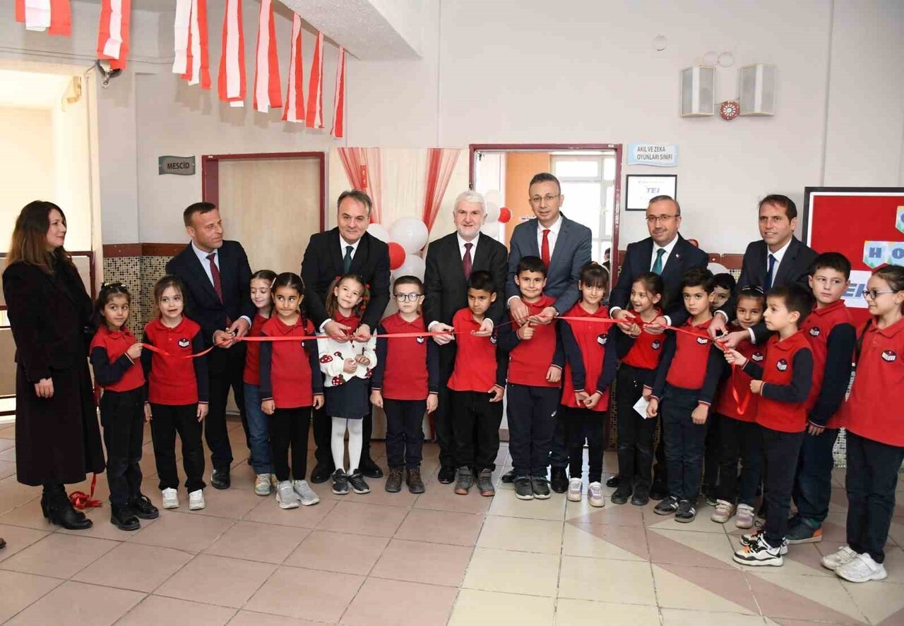 TEI, ESKİŞEHİR İL MİLLÎ EĞİTİM MÜDÜRLÜĞÜ KOORDİNASYONUYLA YÜRÜTÜLEN 'ZEKÂ ATÖLYESİ PROJESİ'...