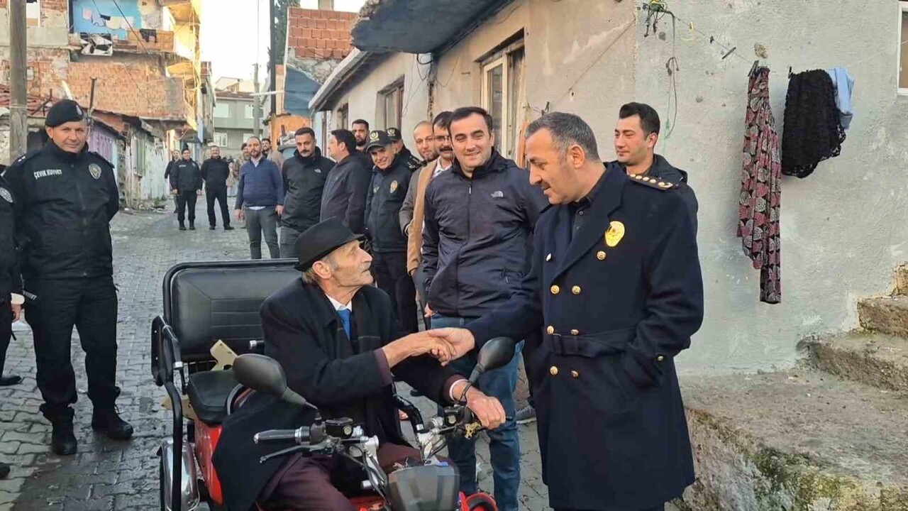 TEKİRDAĞ İL EMNİYET MÜDÜRÜ AHMET METİN TURANLI, GÜNÜN İLK IŞIKLARIYLA AYDOĞDU MAHALLESİ’NDE...