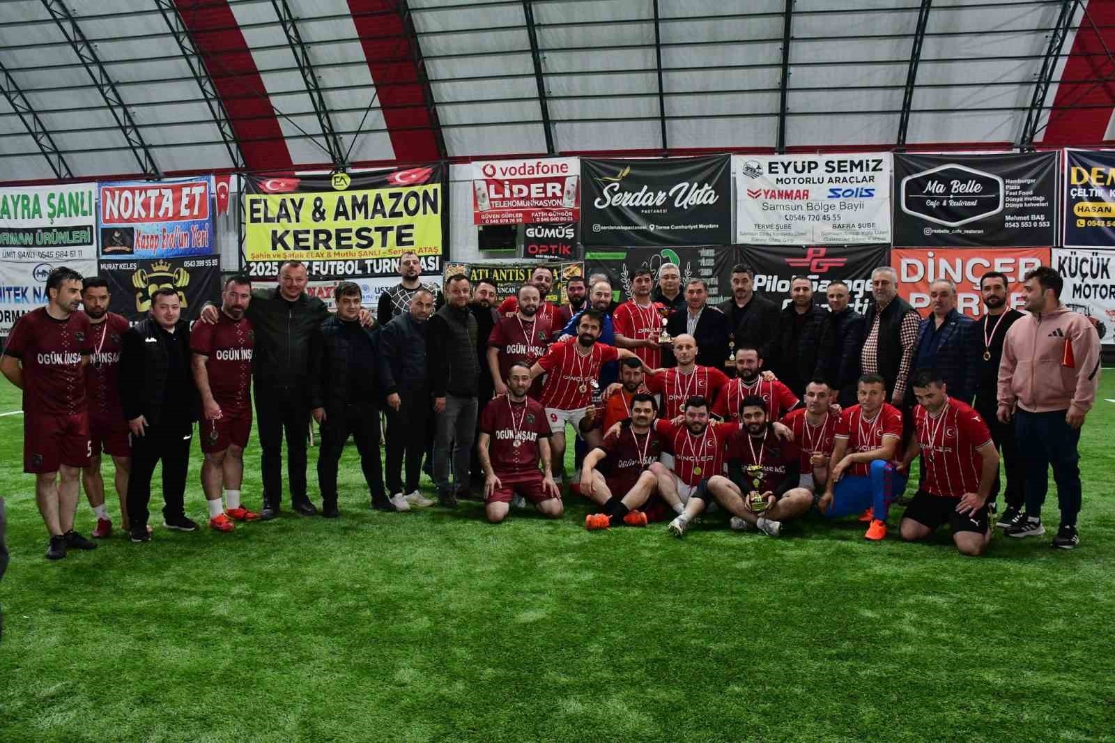 TERME BELEDİYESİ'NİN ÖNCÜLÜĞÜNDE, 8 TAKIMIN KATILIMIYLA DÜZENLENEN FUTBOL TURNUVASI, BÜYÜK BİR...