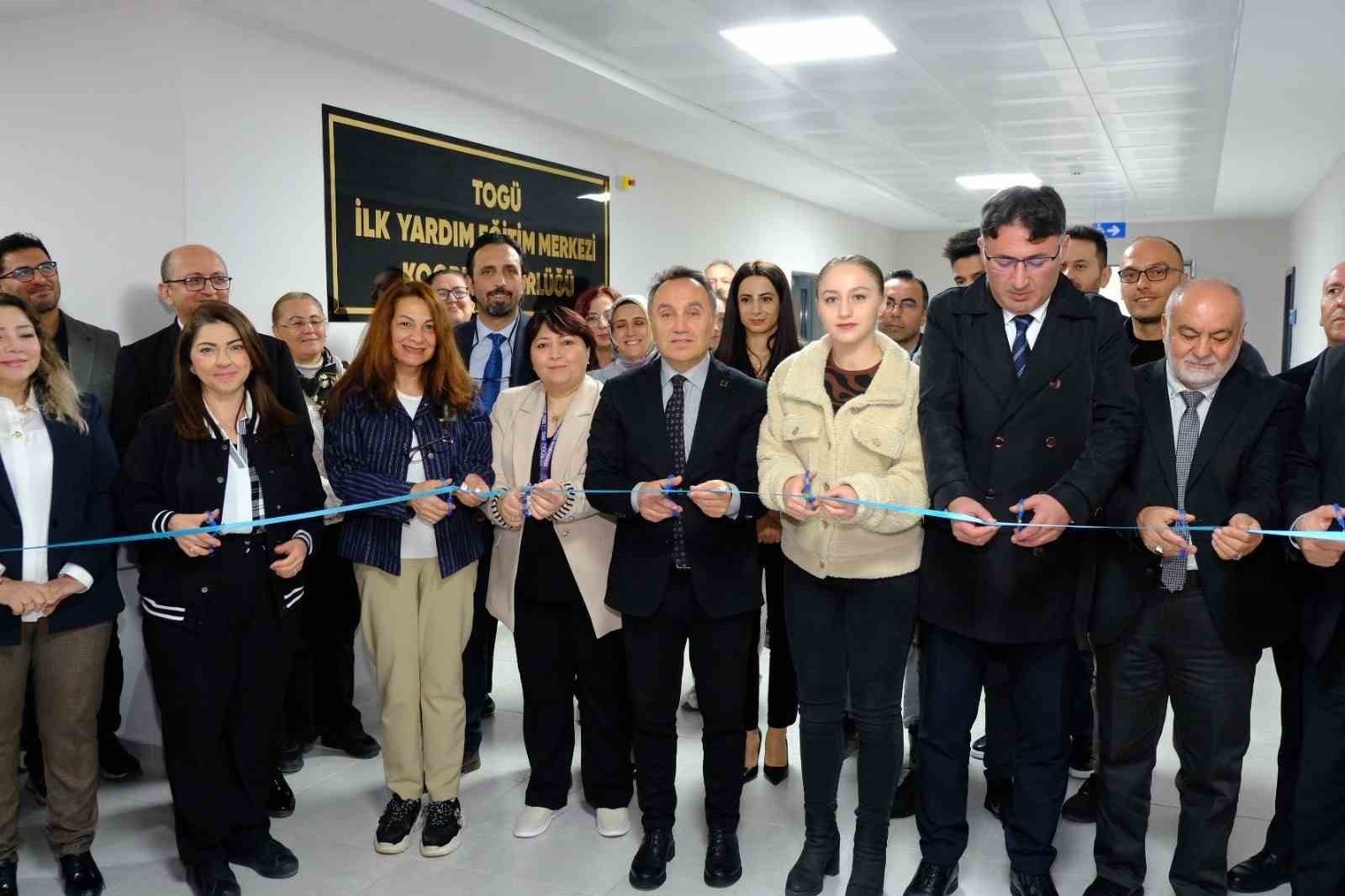 TOGÜ'DE HİZMETE GİREN İLKYARDIM EĞİTİM MERKEZİ, ÖĞRENCİ VE PERSONELE HAYAT KURTARAN BECERİLER...