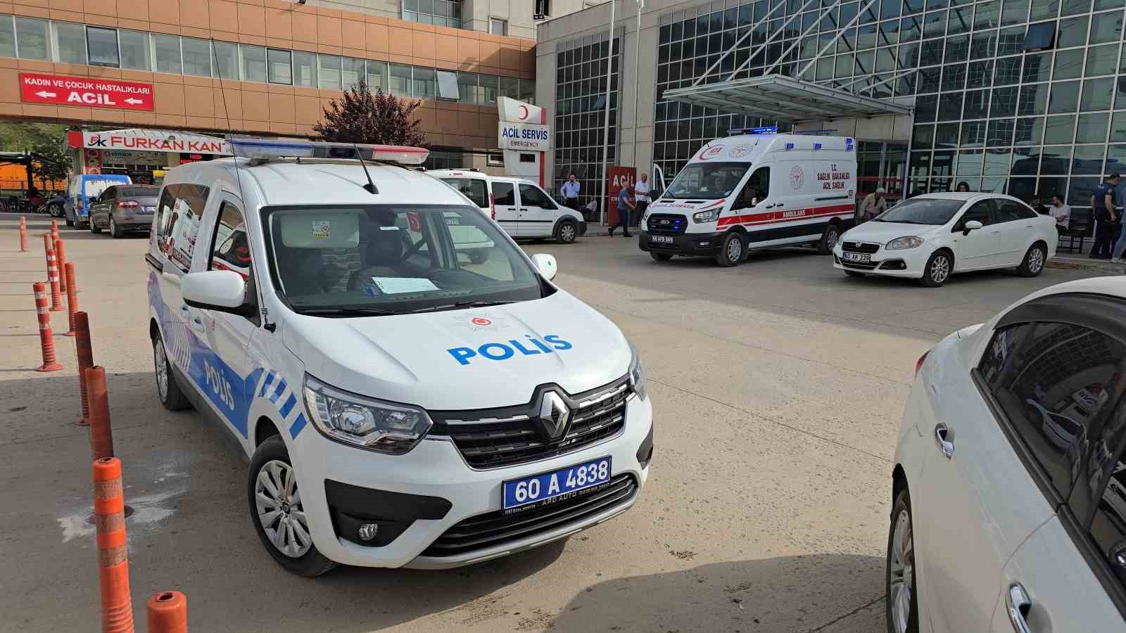 TOKAT'TA AMCASINI KAZARA TÜFEKLE VURAN YEĞEN GÖZALTINA ALINDI.