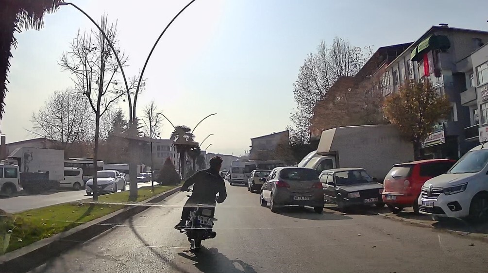 TOKAT (İHA) - TOKAT’IN ERBAA İLÇESİNDE TEHLİKELİ AKROBASİ HAREKETLERİYLE TRAFİĞİ VE YAYALARI RİSKE...