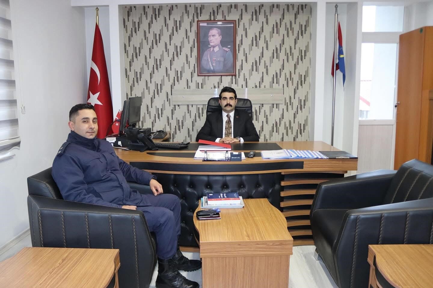 TOMARZA KAYMAKAMI SELİM ESER; İLÇE JANDARMA VE EMNİYET BİRİMLERİNİ ZİYARET ETTİ.