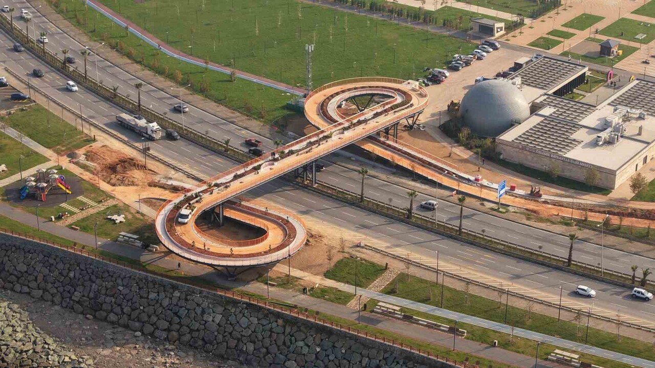 TRABZON’UN ORTAHİSAR İLÇESİ GANİTA-PAZARKAPI MAHALLESİ ARASINDA YER ALAN BÖLGEDE KARAYOLLARI 10...