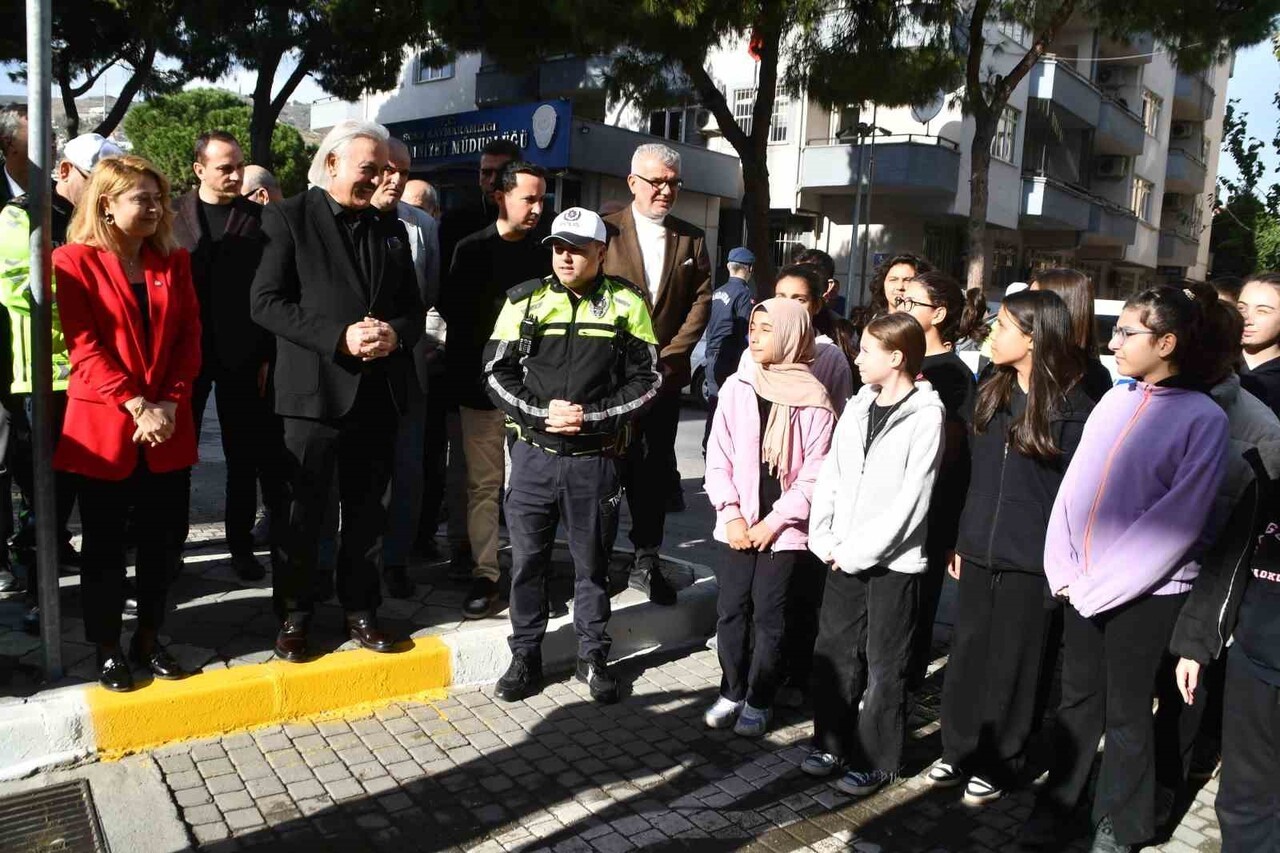 TRAFİK EKİPLERİ SOKAĞI TANITTI