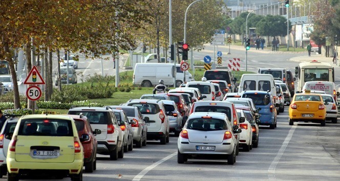 TRAKYA’DA MOTORLU KARA TAŞITLARINA İLİŞKİN EKİM AYI VERİLERİ BÖLGEDEKİ ARTIŞI BİR KEZ DAHA GÖZLER...