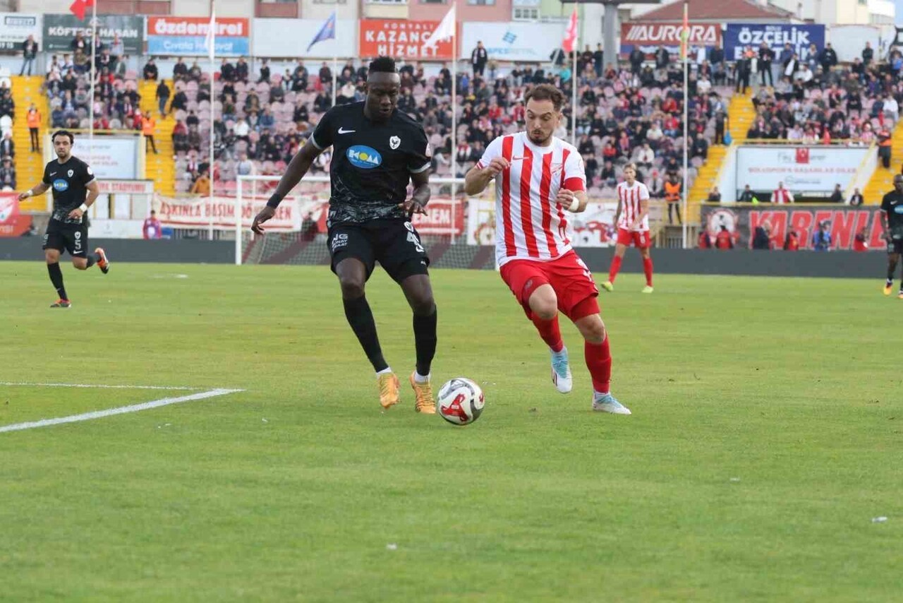 TRENDYOL 1. LİG'İN 14. HAFTASINDA BOLUSPOR, SAHASINDA AMED SF'Yİ 4-1'LİK SKORLA MAĞLUP ETTİ.