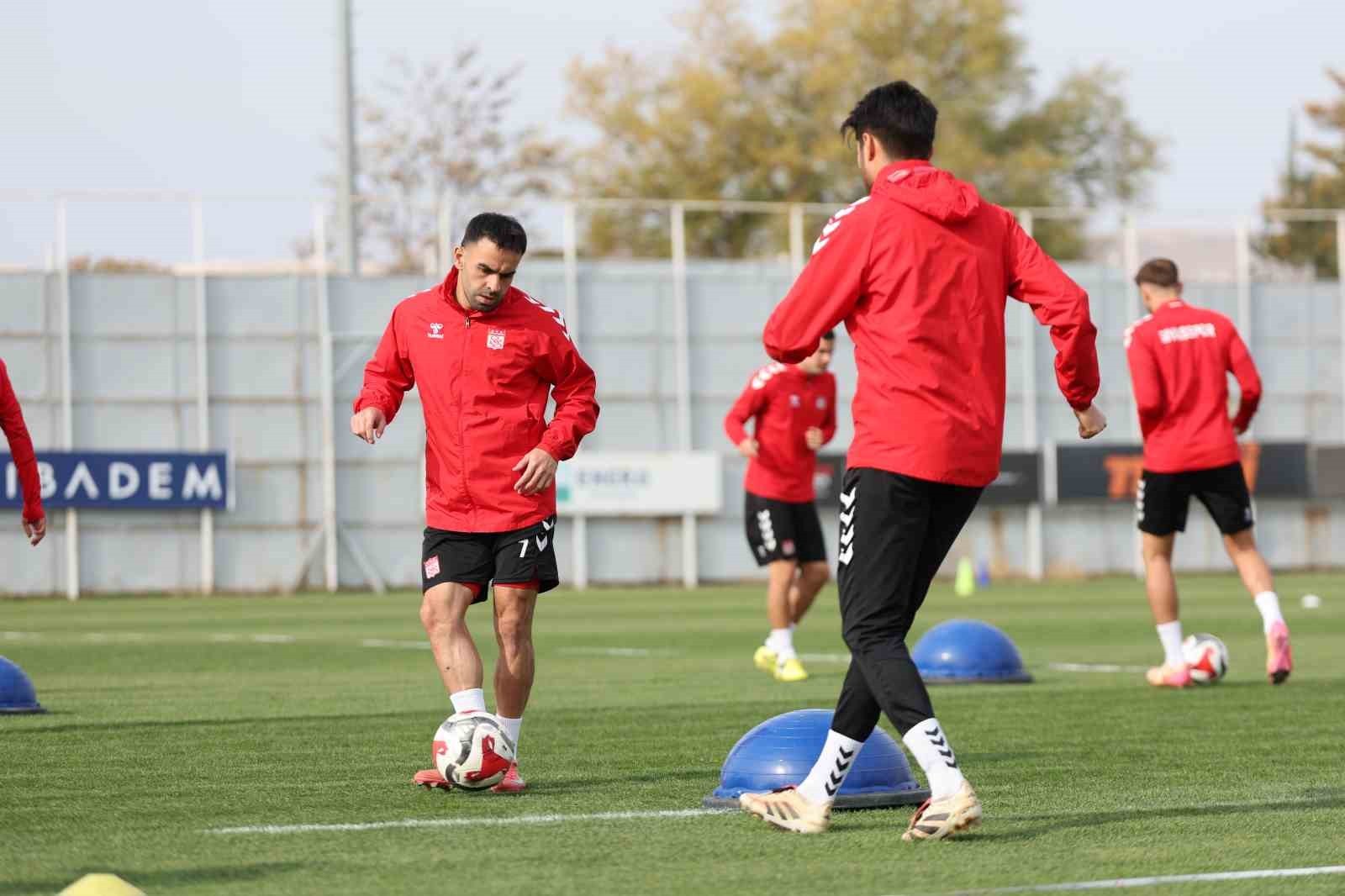 TRENDYOL 1. LİG’İN 13. HAFTASINDA SAHASINDA MANİSA FK’YI KONUK EDECEK OLAN ÖZBELSAN SİVASSPOR...