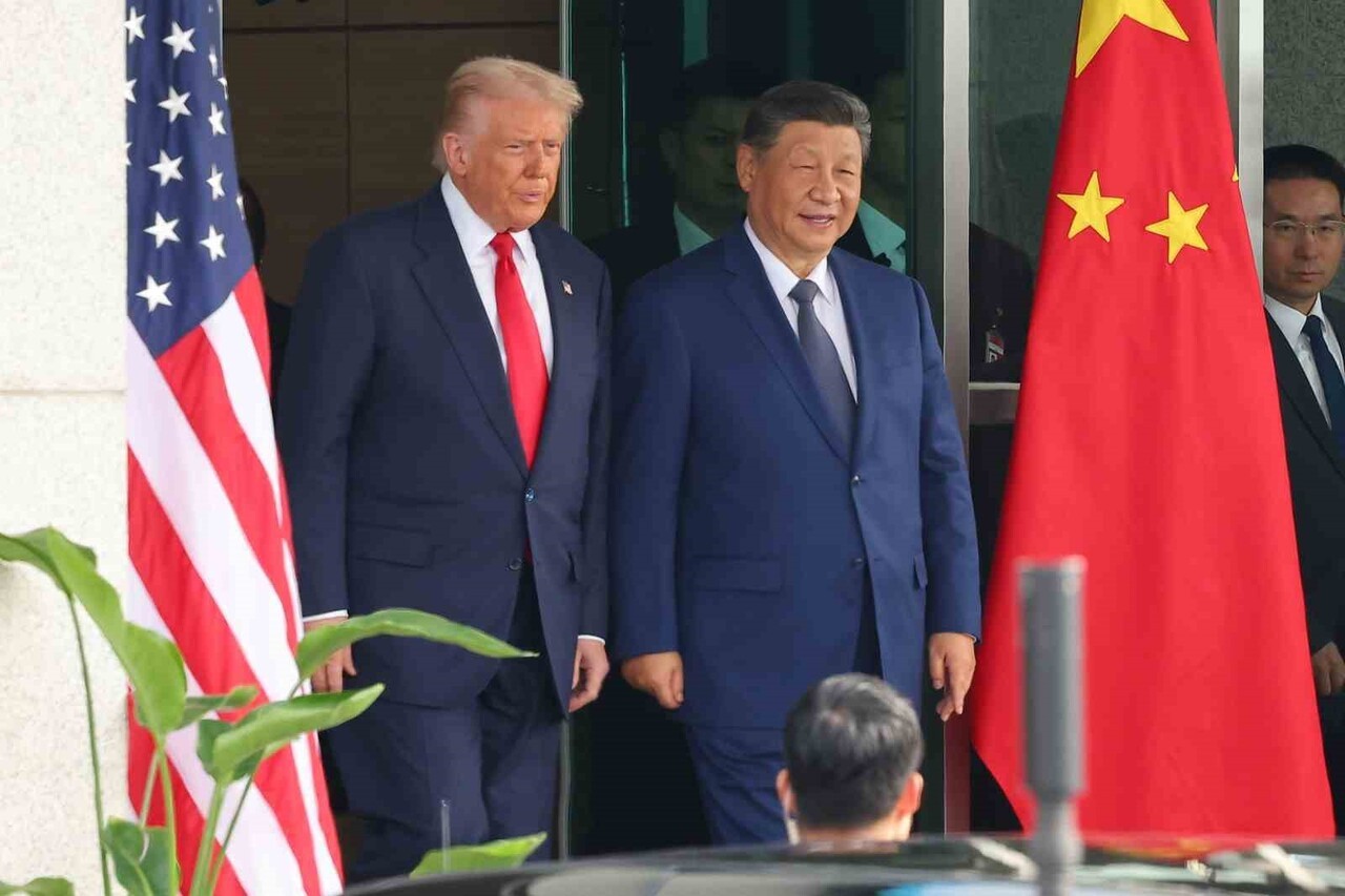 TRUMP VE Xİ TELEFONDA GÖRÜŞTÜ