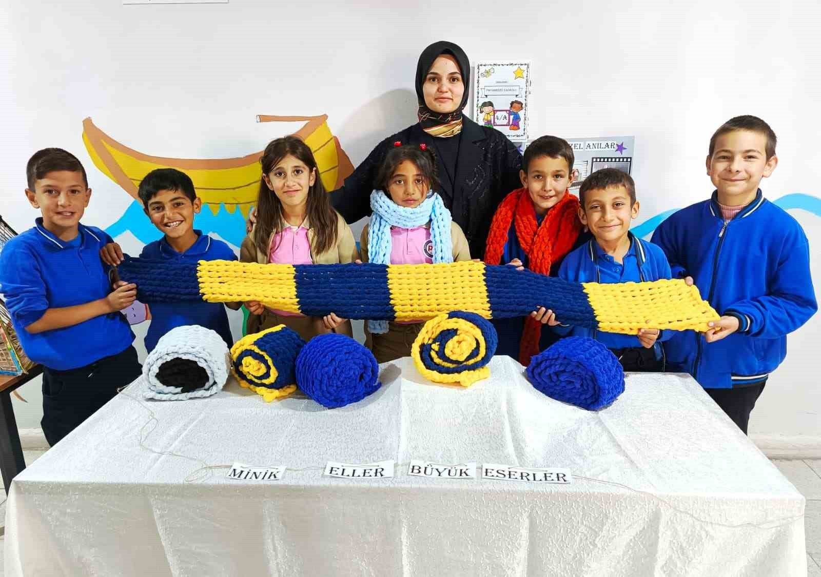 TUNCELİ’NİN ÇEMİŞGEZEK İLÇESİNE BAĞLI PAYAMDÜZÜ KÖYÜ İLKOKULU ÖĞRENCİLERİ, KENDİ ATKILARINI...