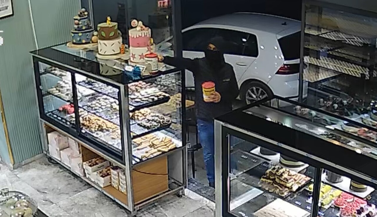 TURGUTLU’DA SMA BAĞIŞ KUTUSU ÇALINDI: “KASAMDAN ÇALINSA BU KADAR ÜZÜLMEZDİM”