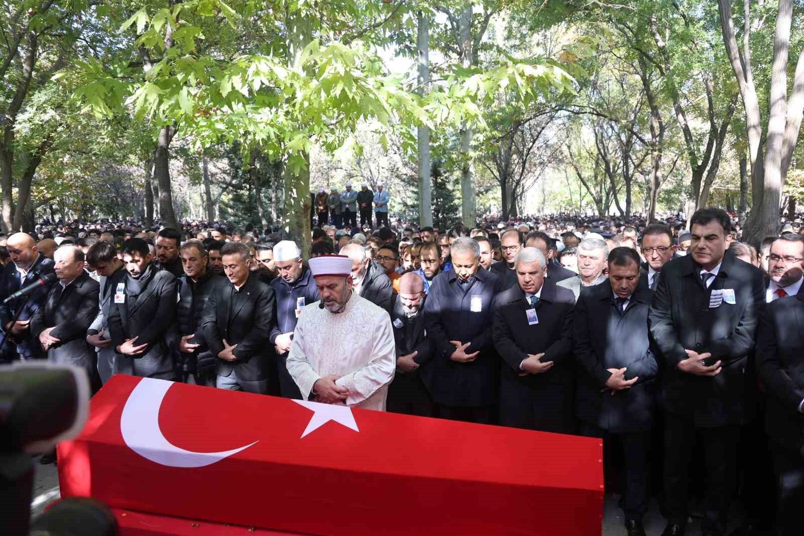 TÜRK SİLAHLI KUVVETLERİ'NE AİT C-130 TİPİ ASKERİ KARGO UÇAĞININ GÜRCİSTAN-AZERBAYCAN SINIRINDA...