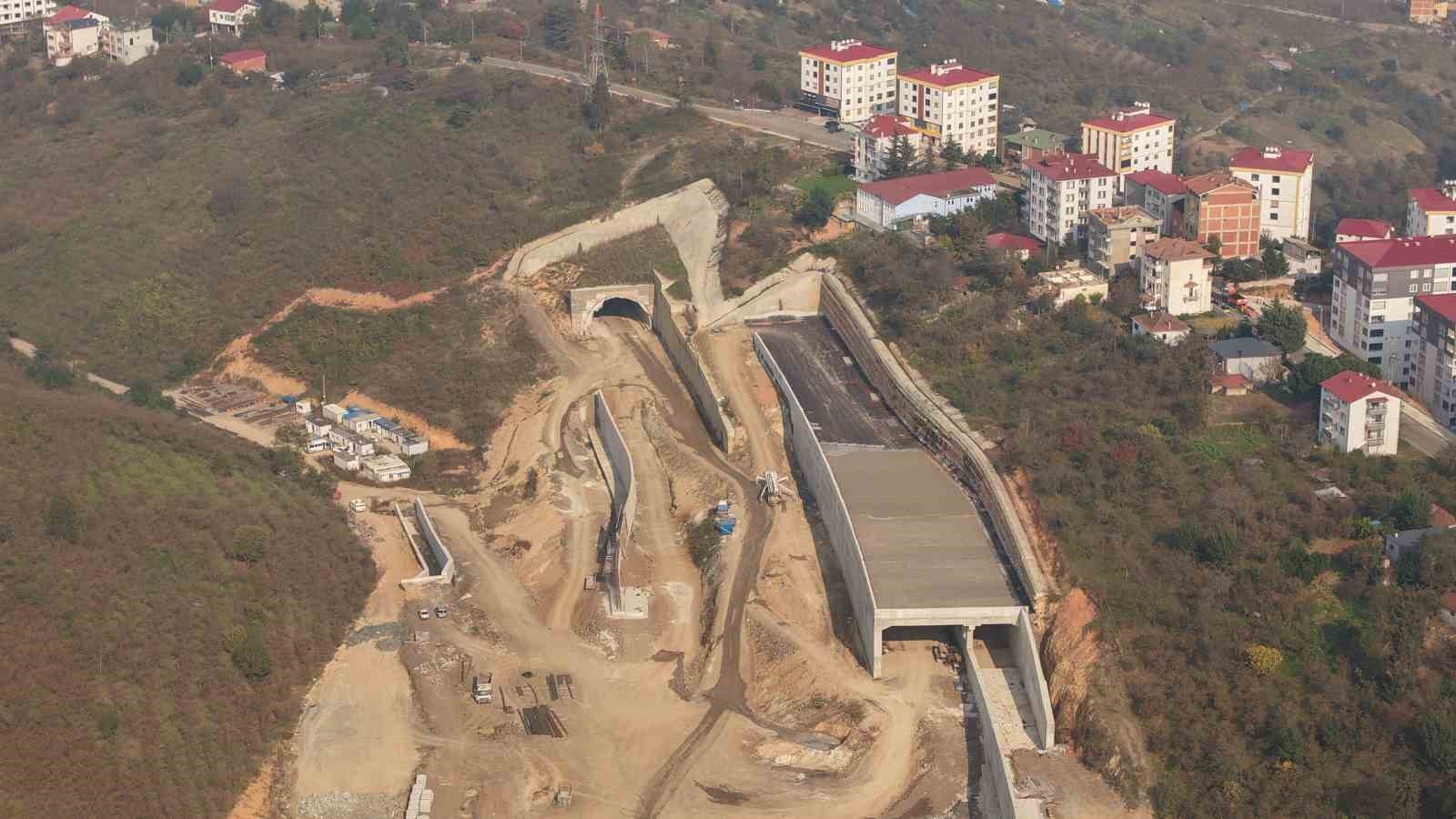 TÜRKİYE'NİN EN MALİYETLİ ŞEHİR İÇİ YOLLARINDAN KANUNİ BULVARI İNŞAATINDA ÇALIŞMALAR...