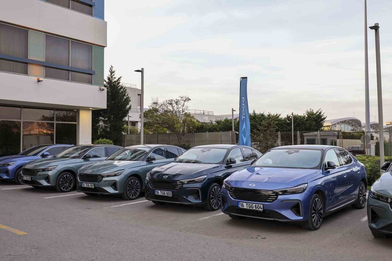 TÜRKİYE'NİN YERLİ OTOMOBİLİ TOGG'UN LİFTBACK FORMUNDAKİ YENİ MODELİ T10F, TEK BATARYA DOLUMU İLE...