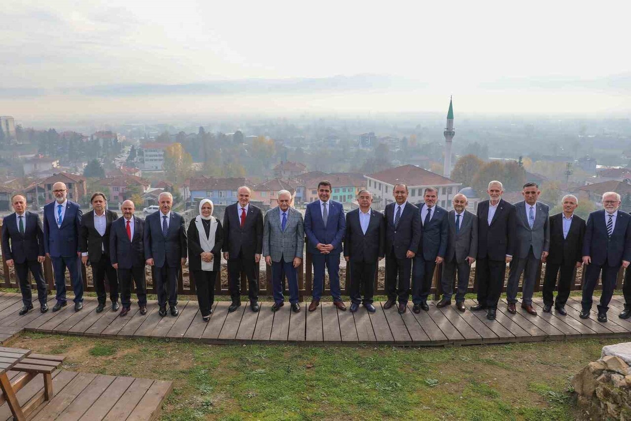 TÜRKİYE CUMHURİYETİ SON BAŞBAKANI BİNALİ YILDIRIM VE BERABERİNDEKİ HEYET KONURALP ANTİK KENTİNDE...