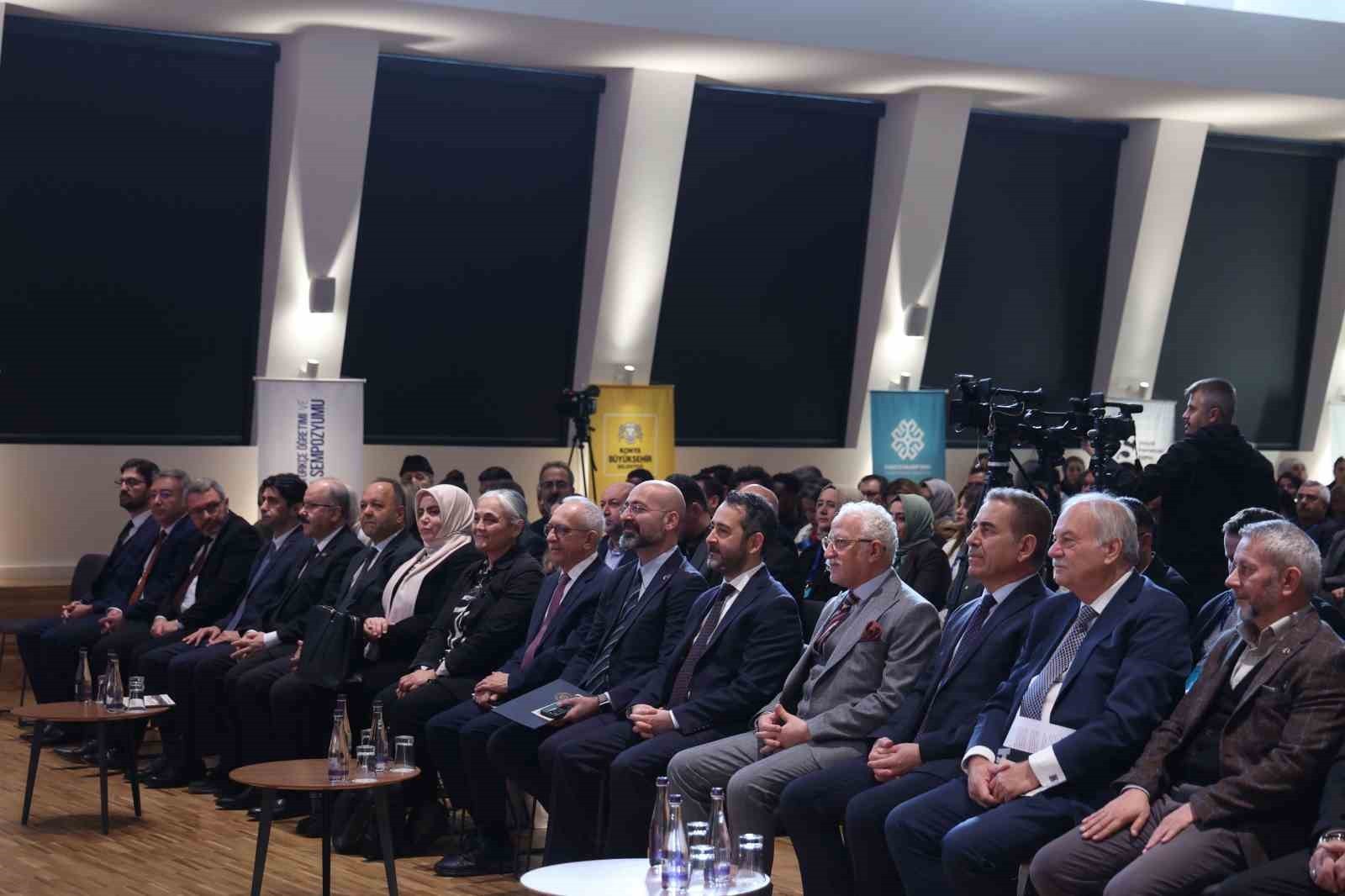 TÜRKİYE MAARİF VAKFI TARAFINDAN KONYA BÜYÜKŞEHİR BELEDİYESİ'NİN EV SAHİPLİĞİNDE DÜZENLENEN "4....