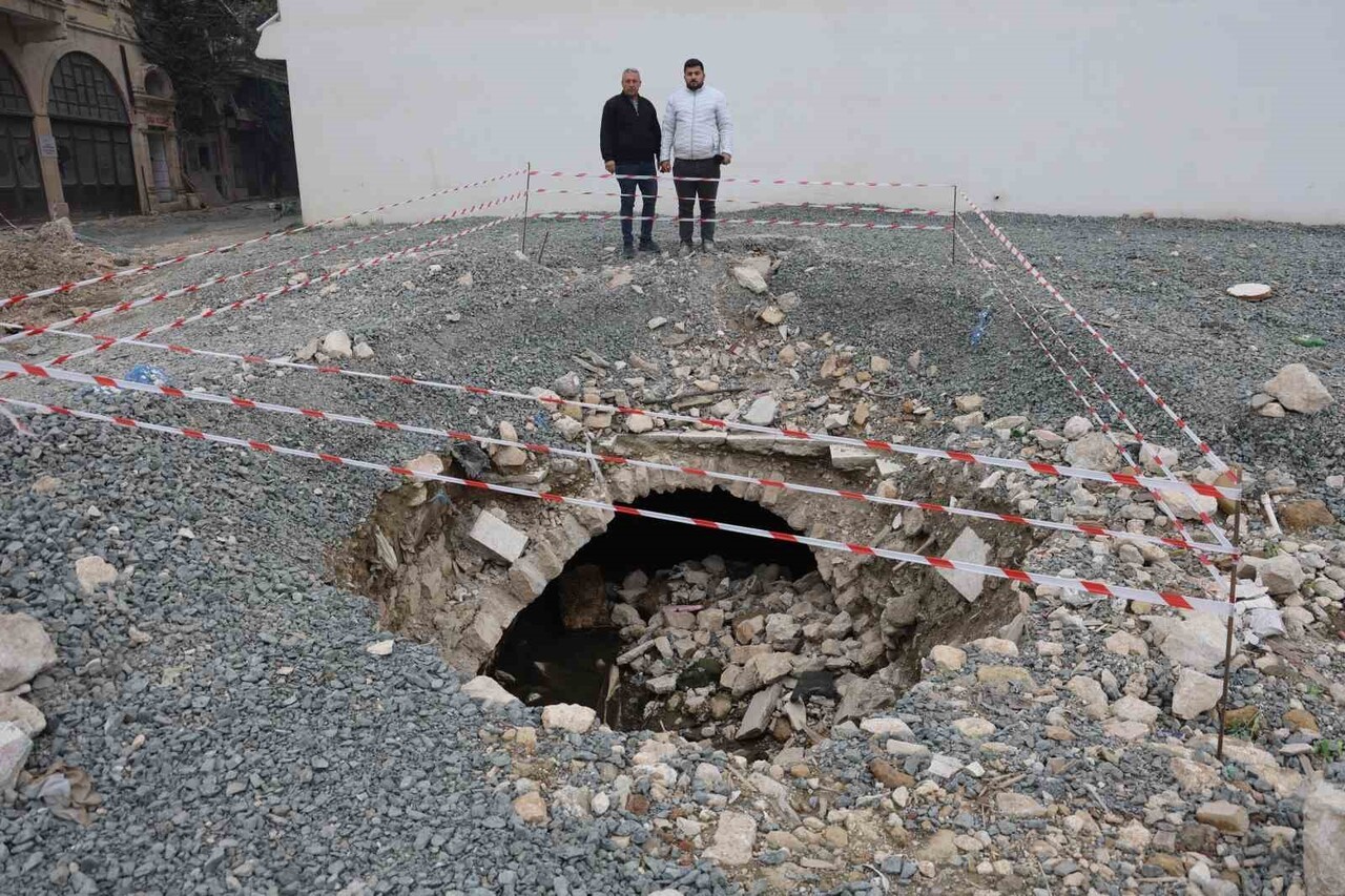 TÜRKİYE’NİN KÜLTÜR VE MEDENİYET ŞEHRİ OLAN HATAY’DA, DEPREMİN ARDINDAN YERALTINDA KALMIŞ TARİHİ...