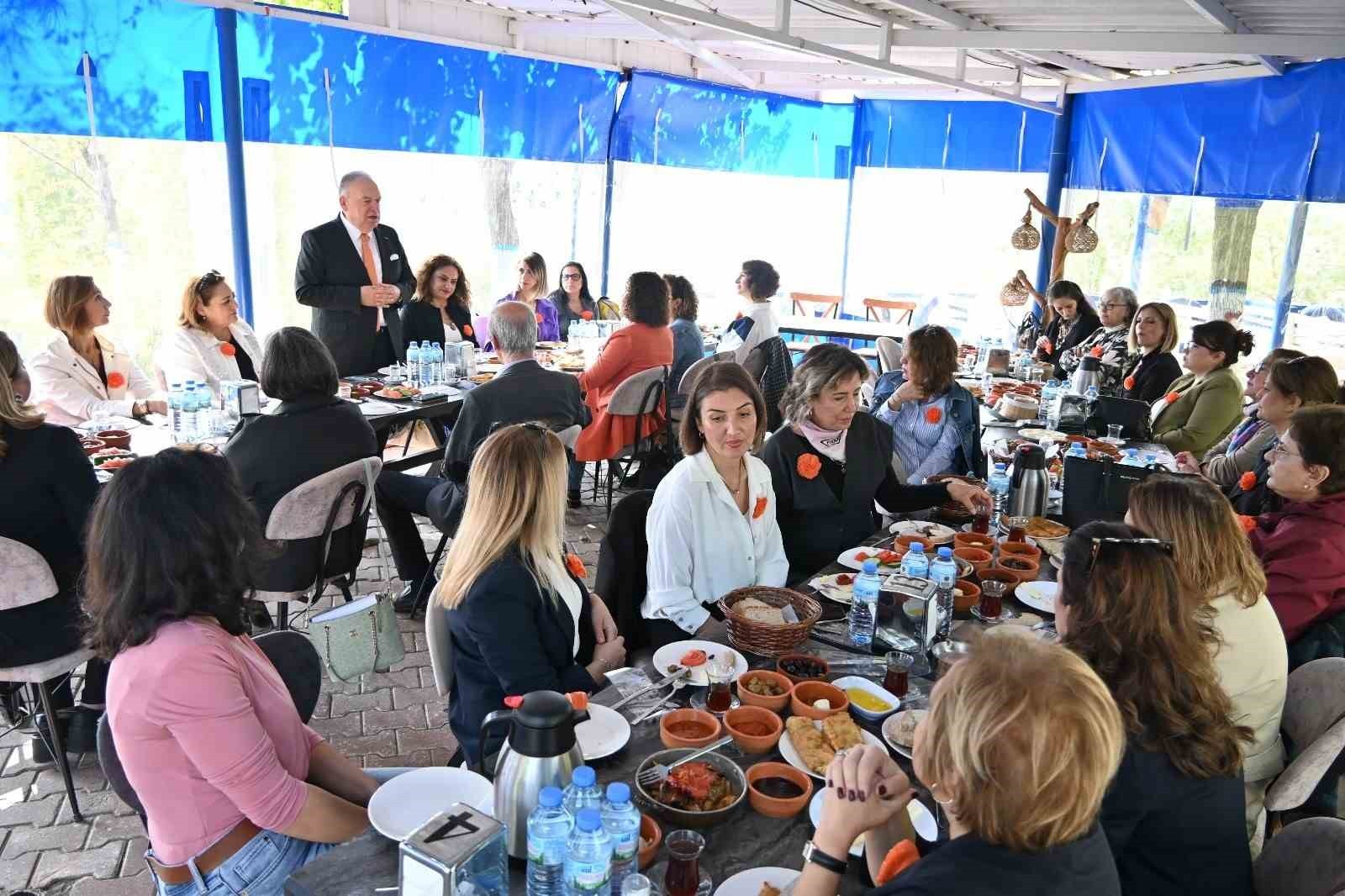 TÜRKİYE ODALAR VE BORSALAR BİRLİĞİ'NİN (TOBB) ÖNCÜLÜĞÜNDE MANİSA VE İLÇELERİNDEKİ KADIN...