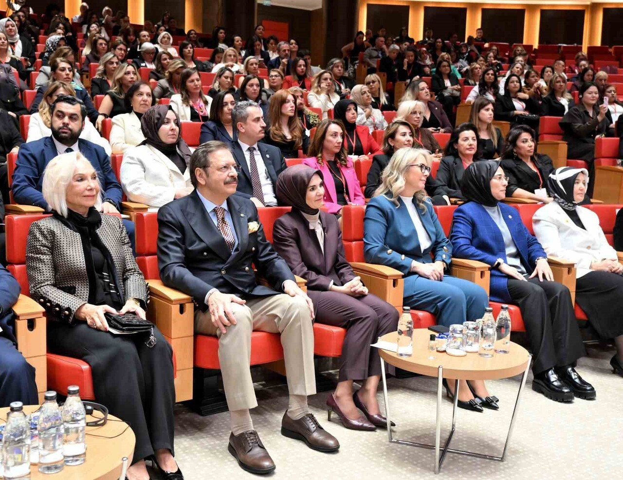 TÜRKİYE ODALAR VE BORSALAR BİRLİĞİ (TOBB) BAŞKANI RİFAT HİSARCIKLIOĞLU, "KADINLARIN İŞ DÜNYASINA...