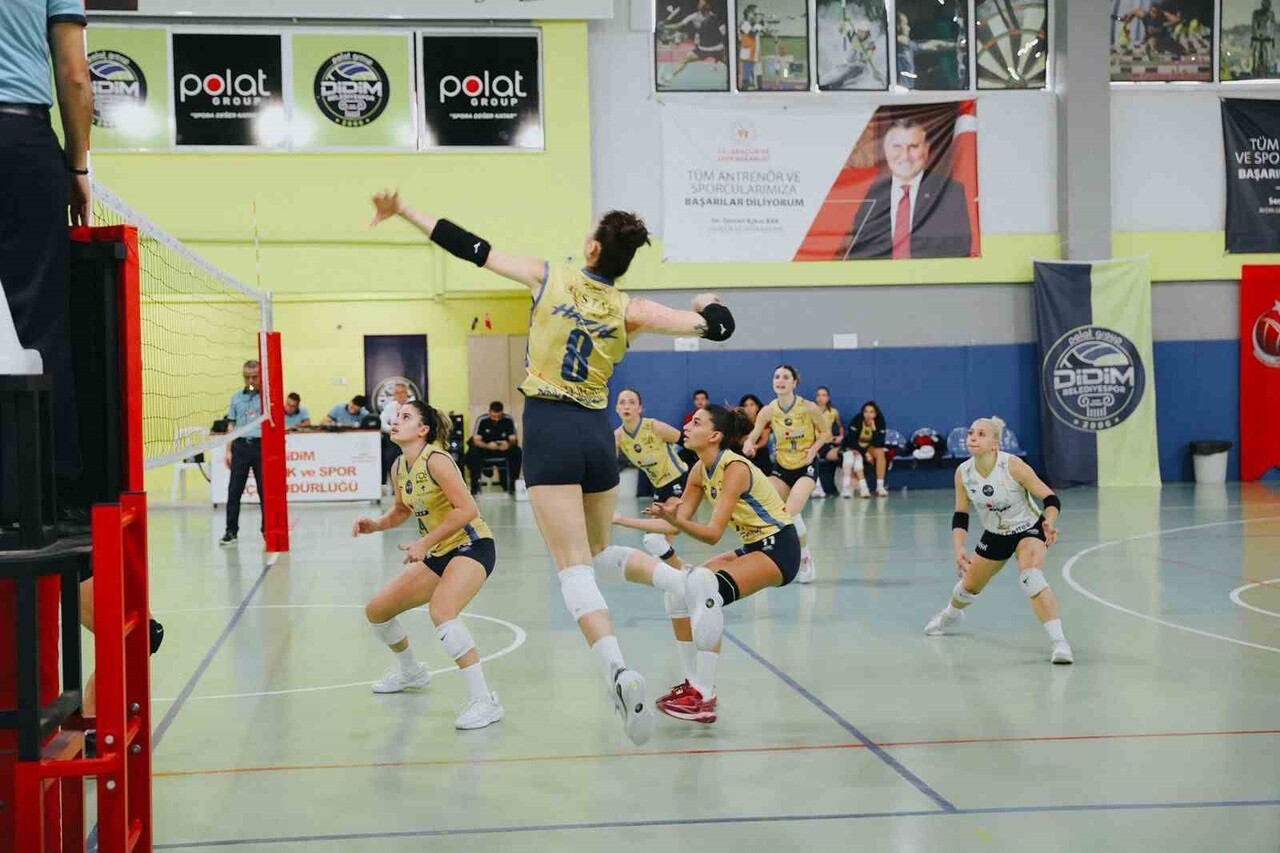 TVF KADINLAR 2. LİGİ 7. GRUP 13. HAFTA MÜCADELESİNDE DİDİM BELEDİYESPOR, DİDİM ATATÜRK KAPALI SPOR...