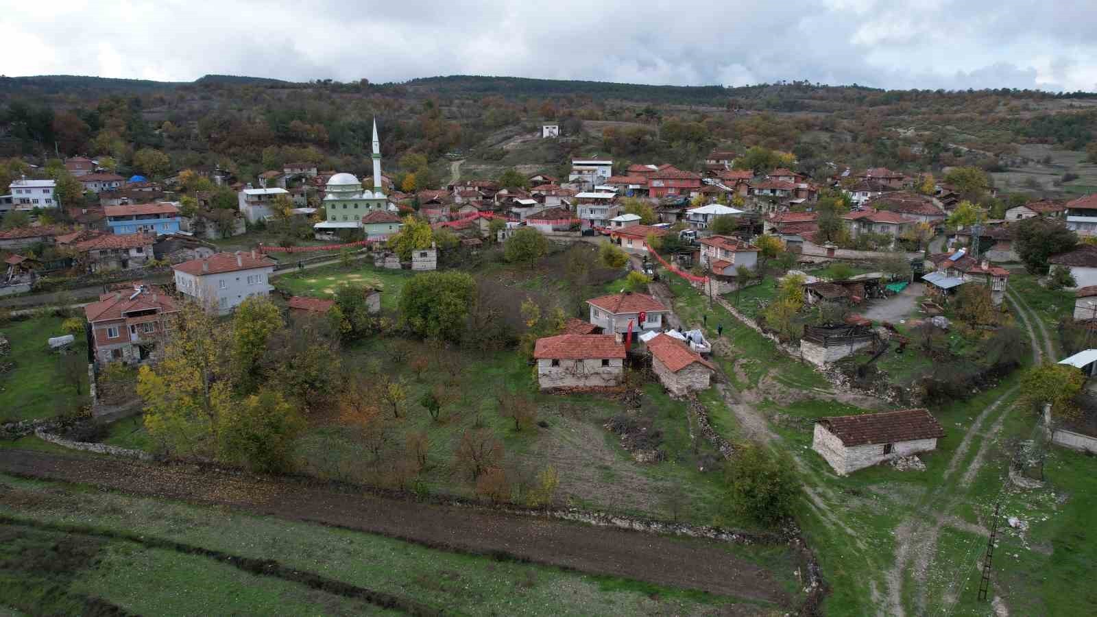 UÇAĞA BİNMEDEN SADECE BİRKAÇ SAAT ÖNCE, 3 YIL EVVEL AYNI GÜN ŞEHİT OLAN KÖYLÜSÜ PİYADE ASTSUBAY...