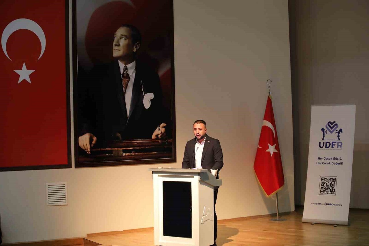 UDER’DEN DÜNYA ÇOCUK HAKLARI GÜNÜ KONFERANSI