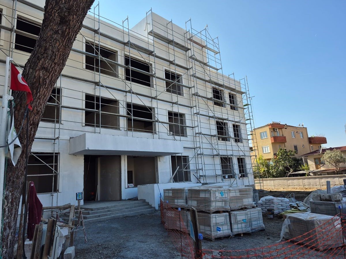 UMURLU MAHALLESİ’NDE YAPIMI SÜREN FATİH İLKOKULU'NDA ÇALIŞMALAR HIZLA İLERLERKEN, YENİ EĞİTİM...