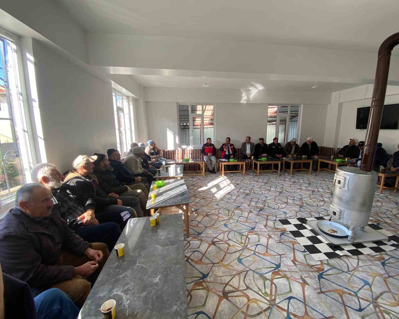 UŞAK İL TARIM VE ORMAN MÜDÜRLÜĞÜ EKİPLERİ, BU HAFTA DÜZENLENEN TARLA BULUŞMALARIYLA ÜRETİCİLERLE...