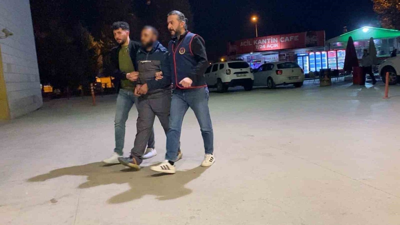 UYUŞTURUCU TACİRİ OTOBÜSTE YAKALANDI