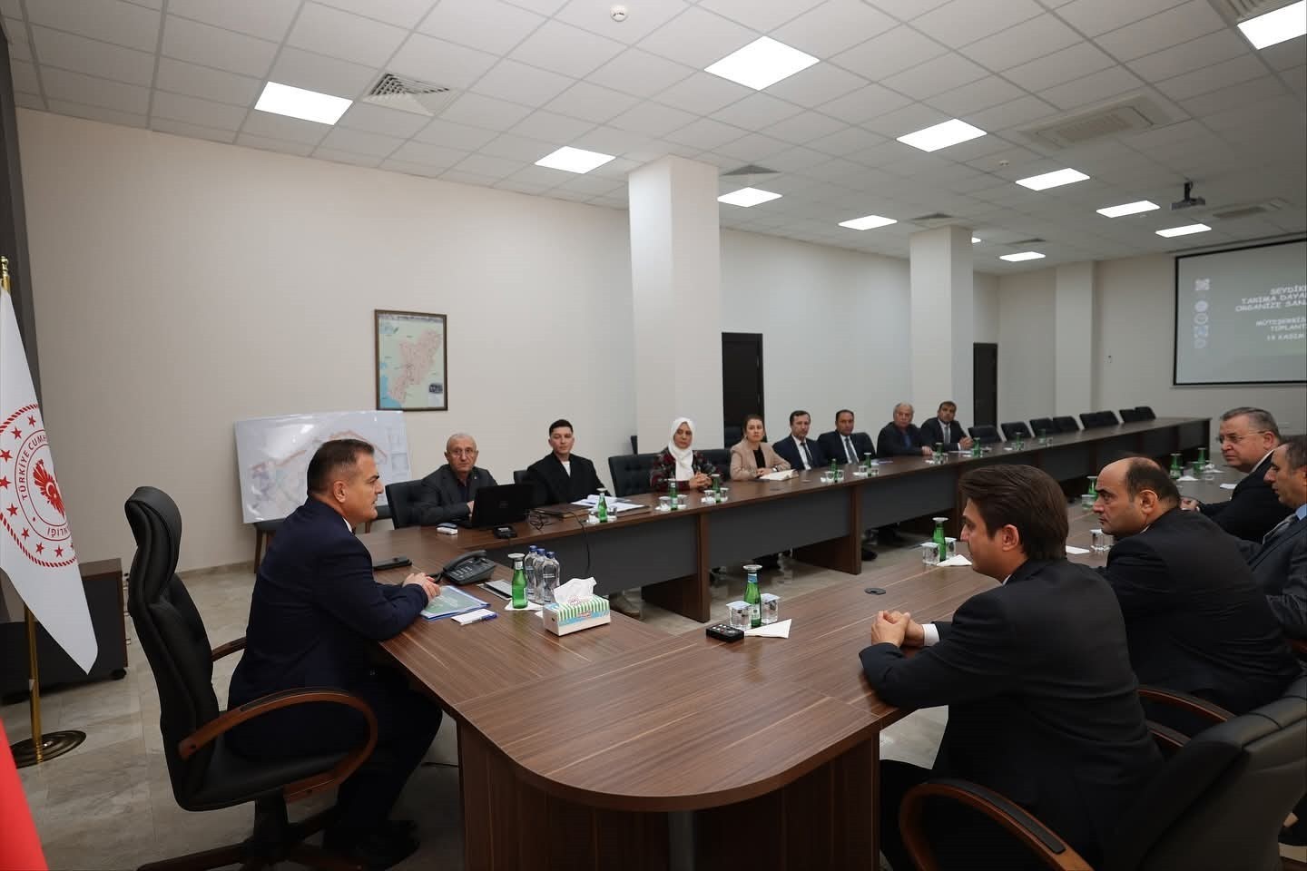 VALİ AKBIYIK BAŞKANLIĞINDA MÜTEŞEBBİS HEYETİ VE YÖNETİM KURULU TOPLANTISI...