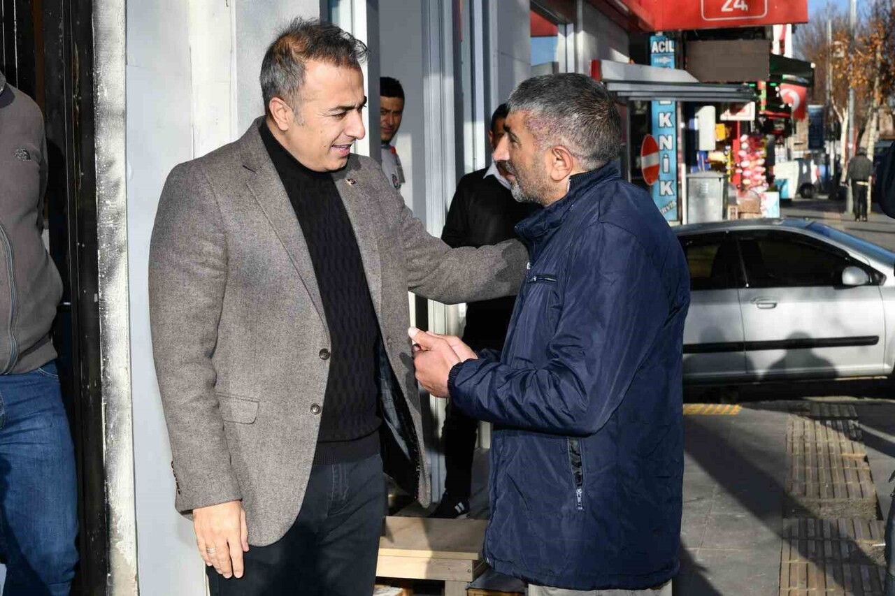 VALİ ÇEÇEK'TEN ESNAF ZİYARETİ. (OLGUN YILDIZ/ARDAHAN-İHA)