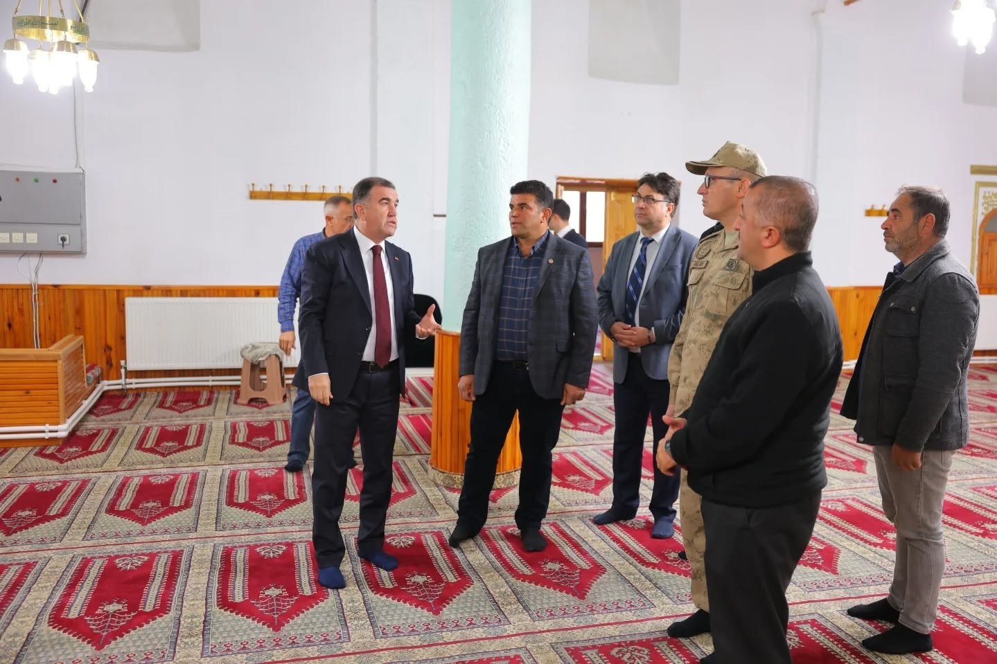 VALİ ELDİVAN SANCAKTEPE’DE VATANDAŞLARIN TALEPLERİNİ DİNLEDİ