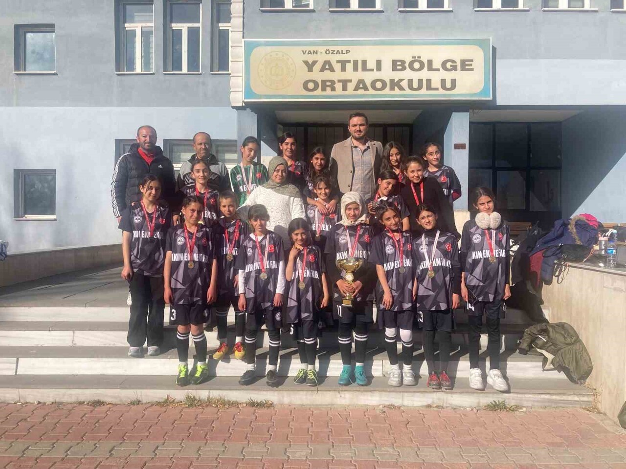 VAN GENÇLİK VE SPOR İL MÜDÜRLÜĞÜ TARAFINDAN DÜZENLENEN OKUL SPORLARI YILDIZ KIZLAR FUTBOL...