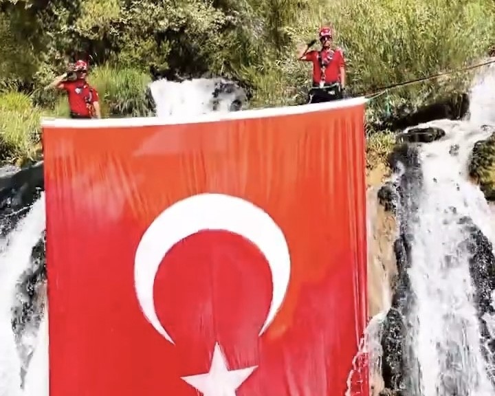 VAN İL JANDARMA KOMUTANLIĞI BÜNYESİNDE GÖREV YAPAN JANDARMA ARAMA KURTARMA (JAK) TİMİ, MURADİYE...