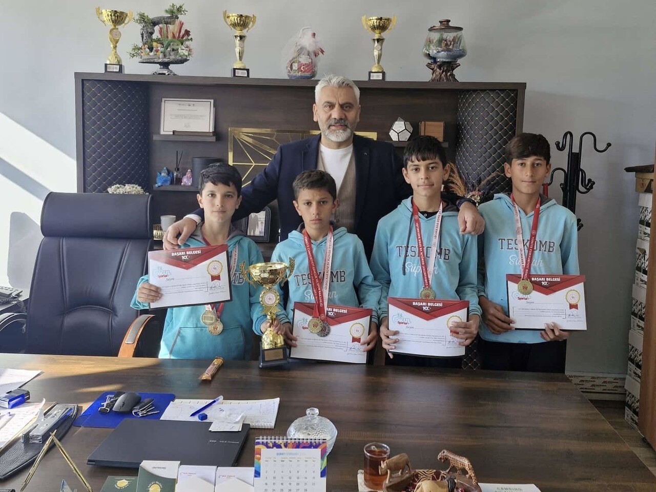 VAN’IN EDREMİT İLÇESİNDE BULUNAN TESKOMB SÜPHAN ORTAOKULU ÖĞRENCİLERİ, VAN İL GENÇLİK VE SPOR...