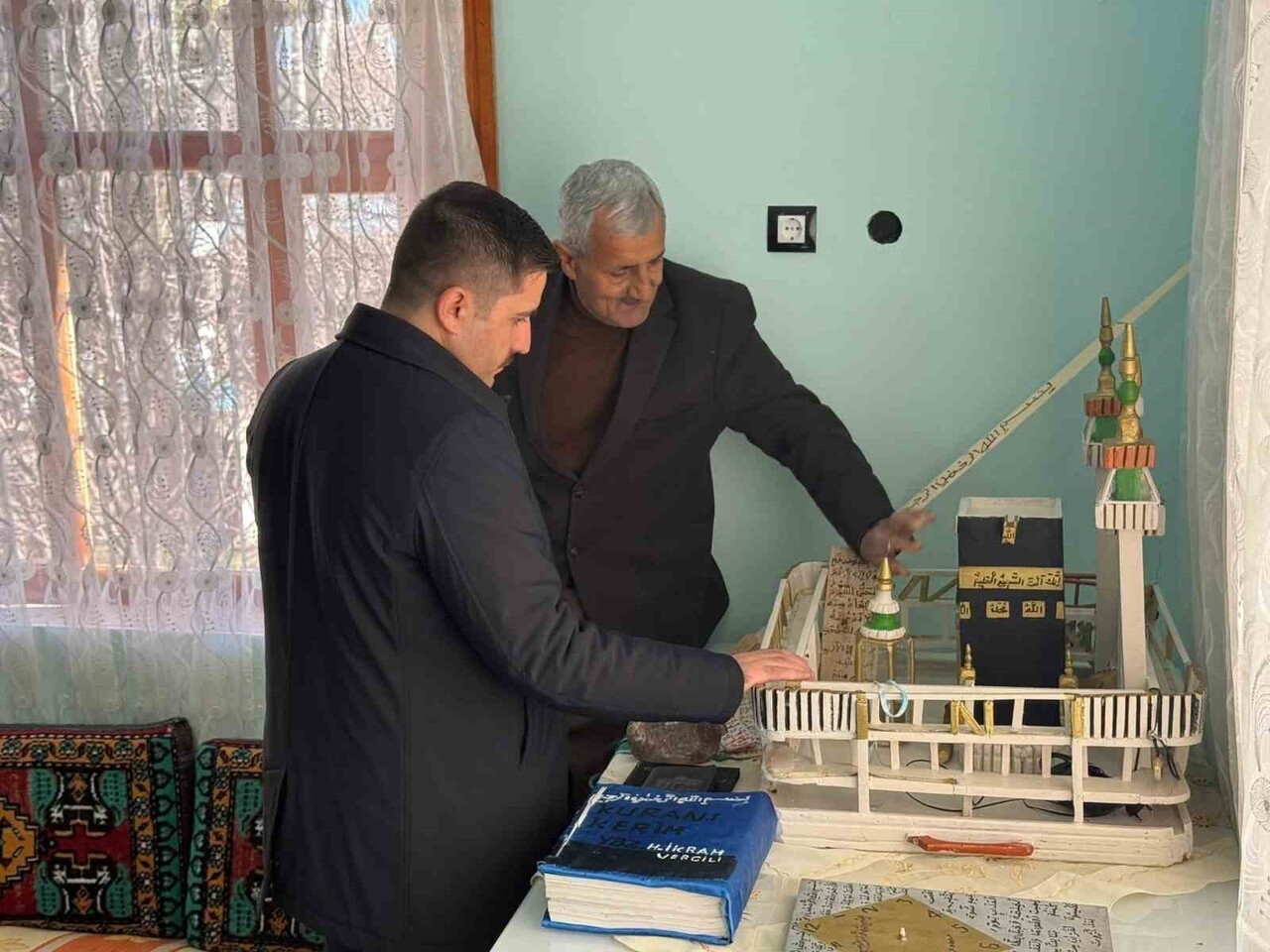 VAN’IN ÖZALP İLÇESİNDE YAŞAYAN 70 YAŞINDAKİ İKRAM VERGİLİ, PARKİNSON HASTALIĞINA RAĞMEN GÖSTERDİĞİ...