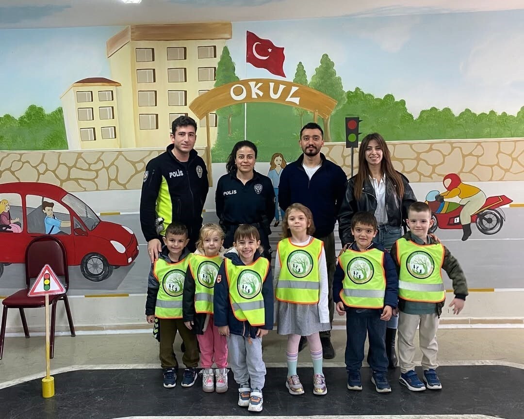 VİZE İLÇESİNDE ANAOKULU ÖĞRENCİLERİNE UYGULAMALI TRAFİK EĞİTİMİ VERİLDİ.