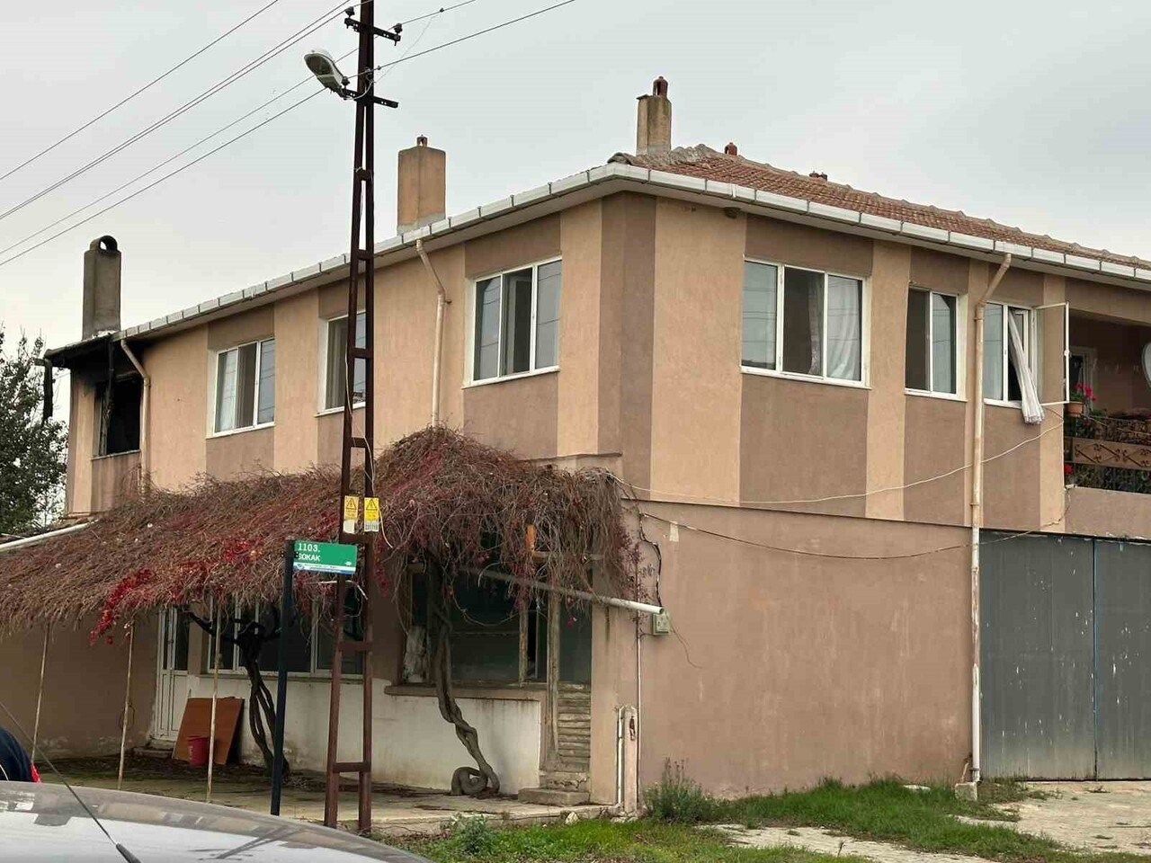 YANGINA İTFAİYE EKİPLERİ MÜDAHALE ETTİ.