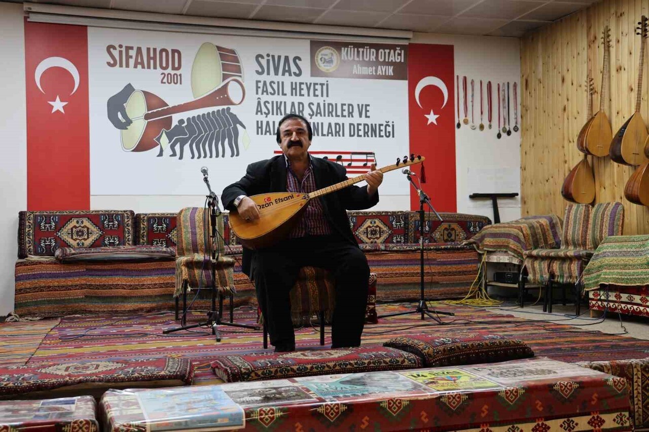 YAPAY ZEKA TEKNOLOJİNİN İLERLEMESİYLE BİRLİKTE BİRÇOK ŞARKI VE TÜRKÜ YAPAY ZEKAYA SESLENDİRİLMEYE...