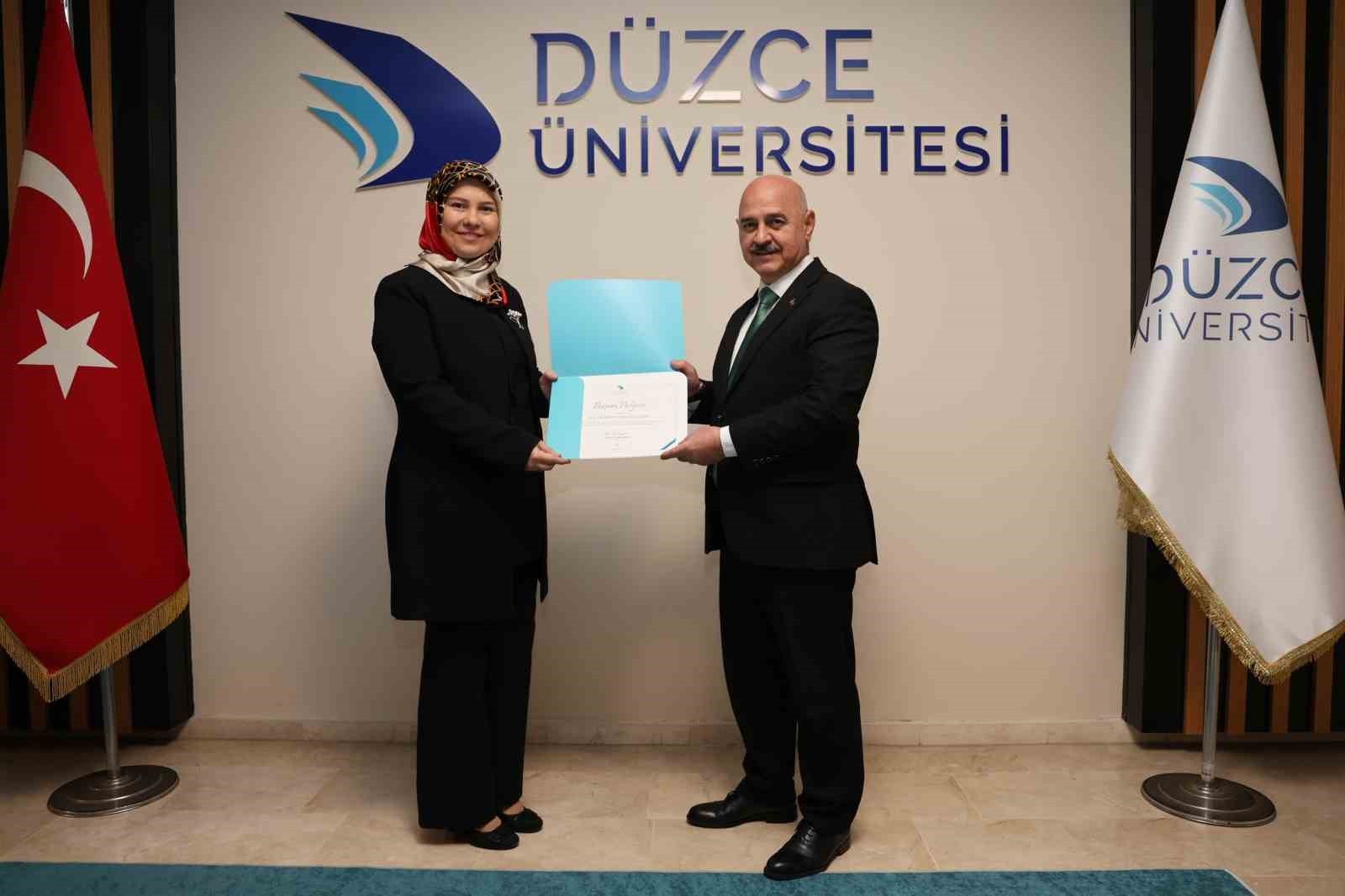 YAPTIKLARI BAŞARILI AKADEMİK ÇALIŞMALARLA DÜZCE ÜNİVERSİTESİ’NE DEĞER KATAN VE AKADEMİK BAŞARI...